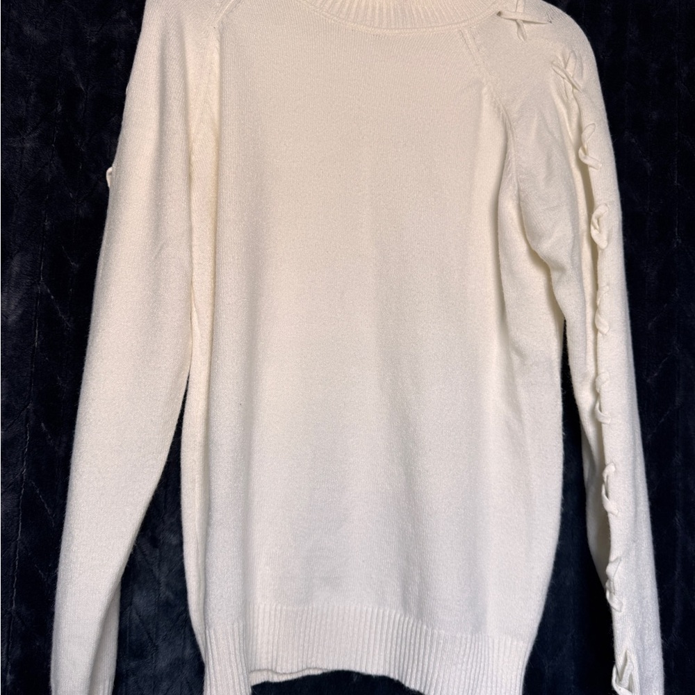 Elegant White Sweater with Bow Details